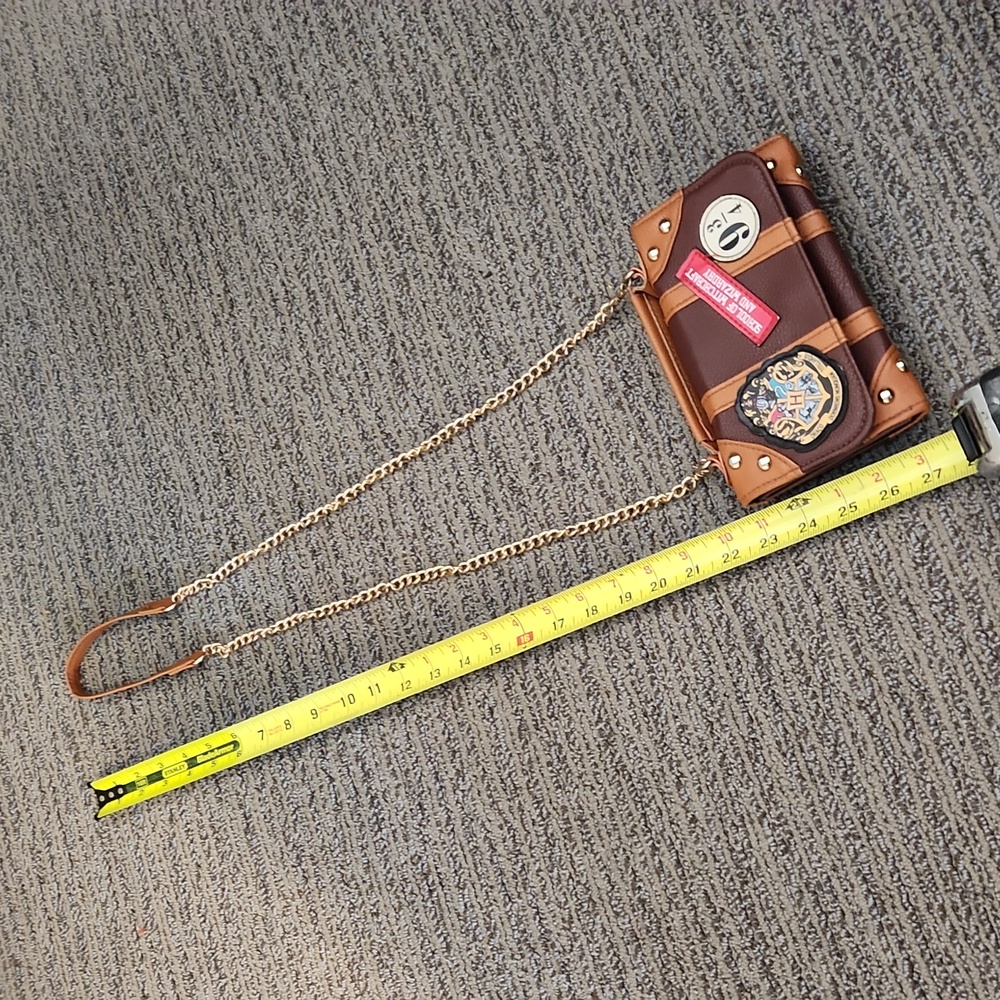 Harry Potter Hogwarts Trunk Crossbody/ Clutch - Picture 11 of 14